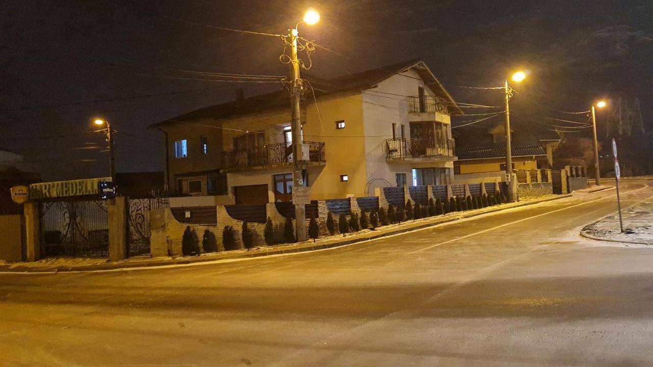 Pensiunea Medellin Tulcea Eksteriør billede